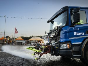 Staralaisia Kuninkaantammen työmaalla